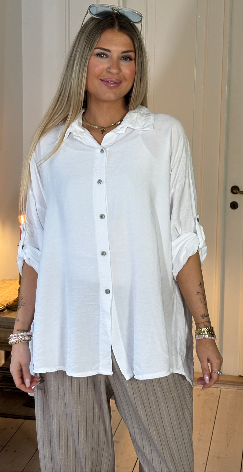 Martha skjorte med opsmøg på ærmet hvid LikeLondon