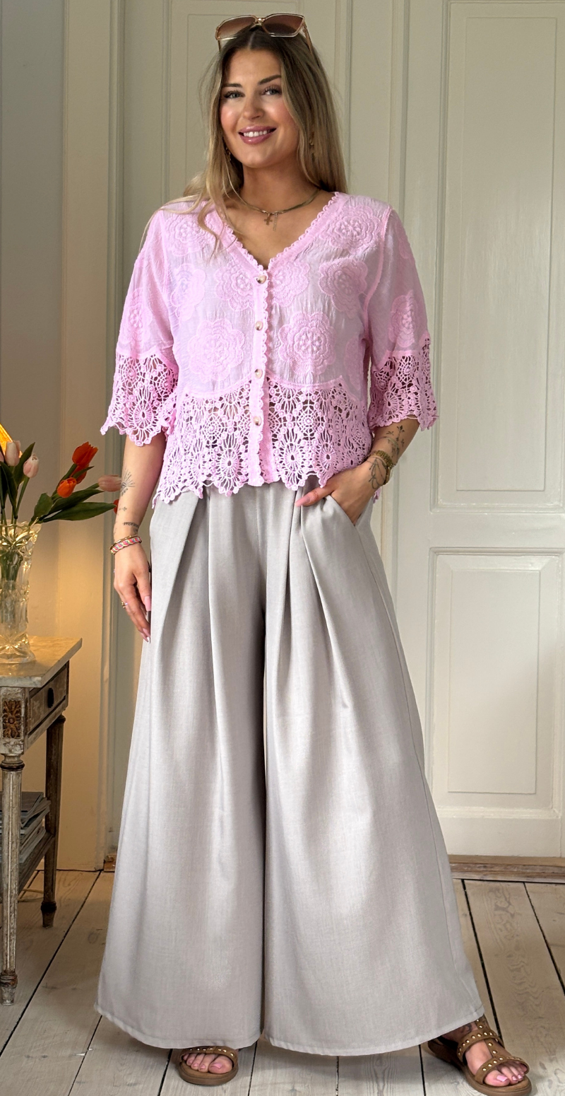 Silvia cardigan med 3/4 ærmer og hæklede kanter rosa LikeLondon