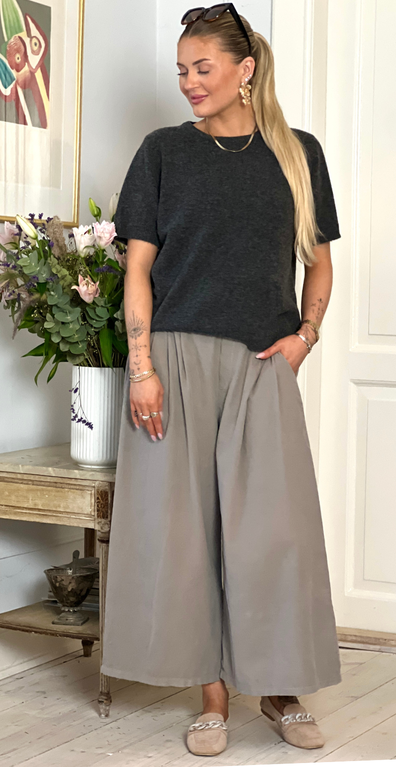 Ejda uldstrik med korte ærmer antracit LikeLondon