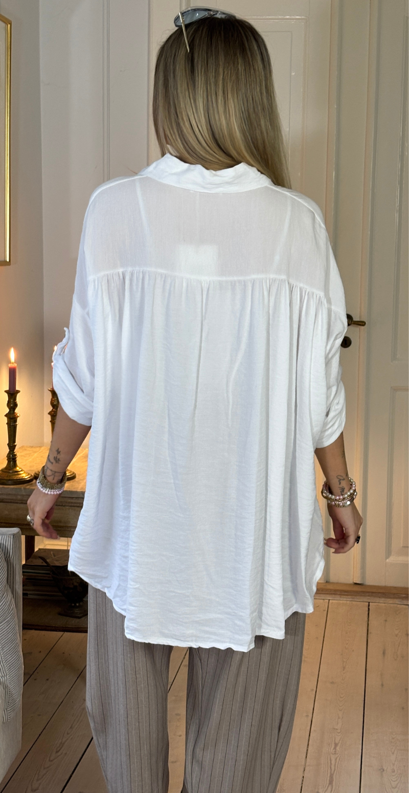 Martha skjorte med opsmøg på ærmet hvid LikeLondon