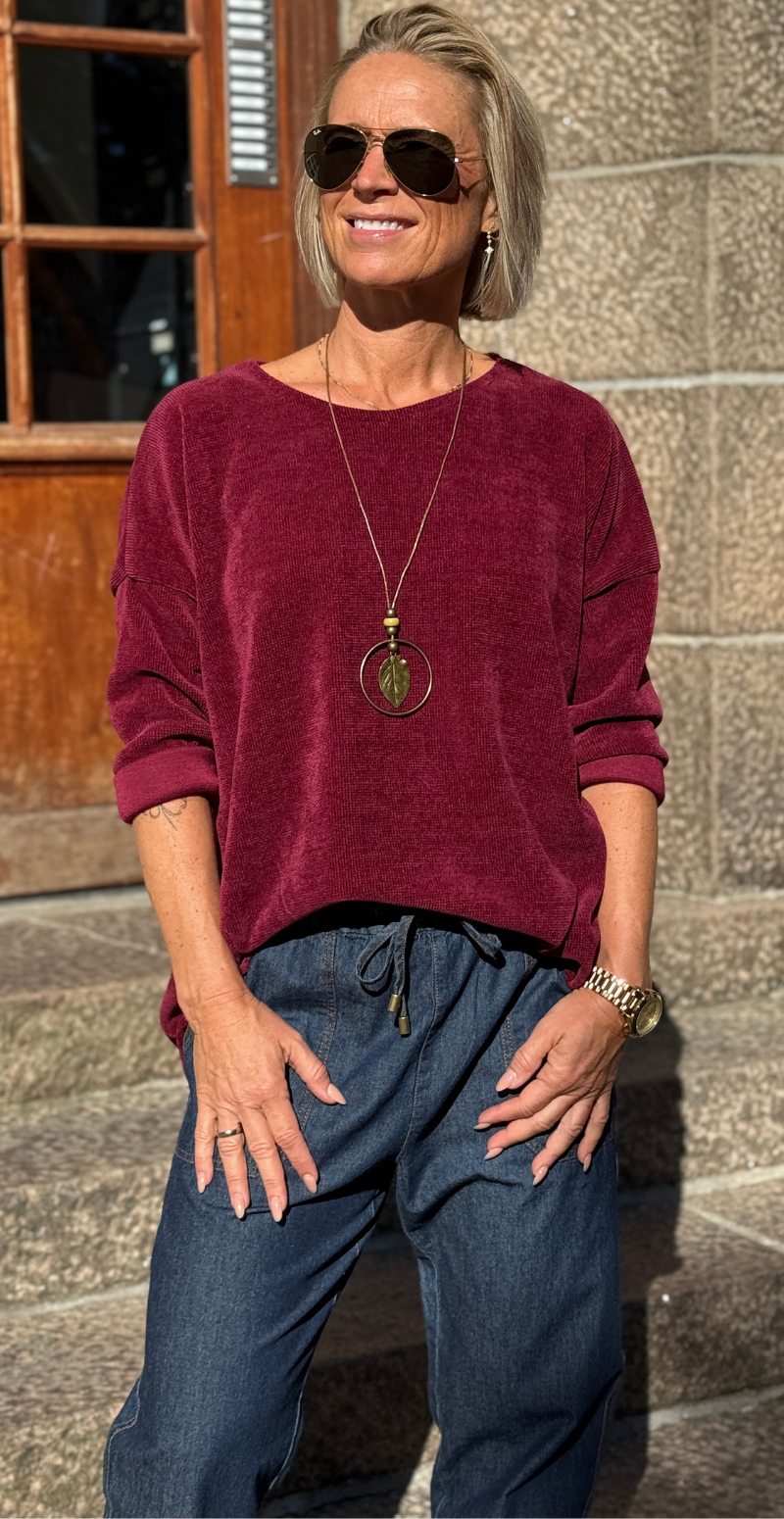 Maren bluse i velour og halskæde wine LikeLondon