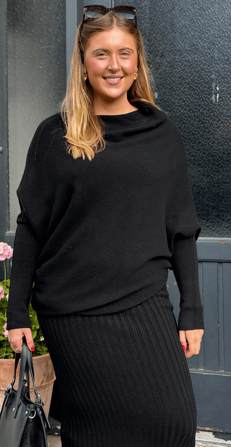 Molly striksæt med rib nederdel og asymetrisk bluse sort LikeLondon