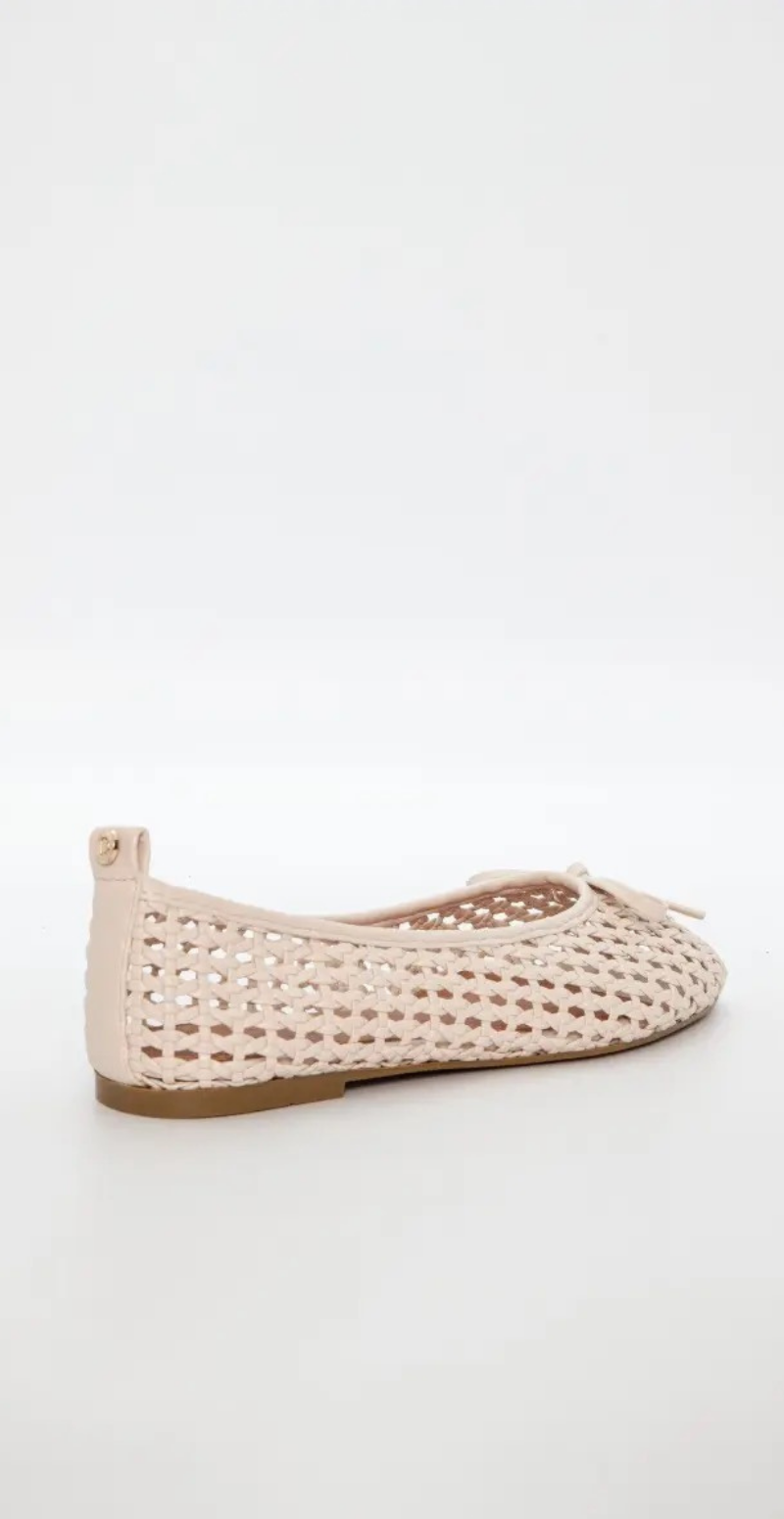 Ballerina i luftigt hæklet materiale med sløjfe beige Duffy