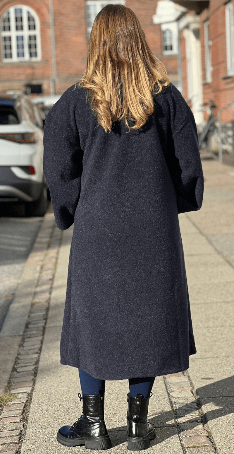 Jaqueline frakke med lommer og knapper navy LikeLondon
