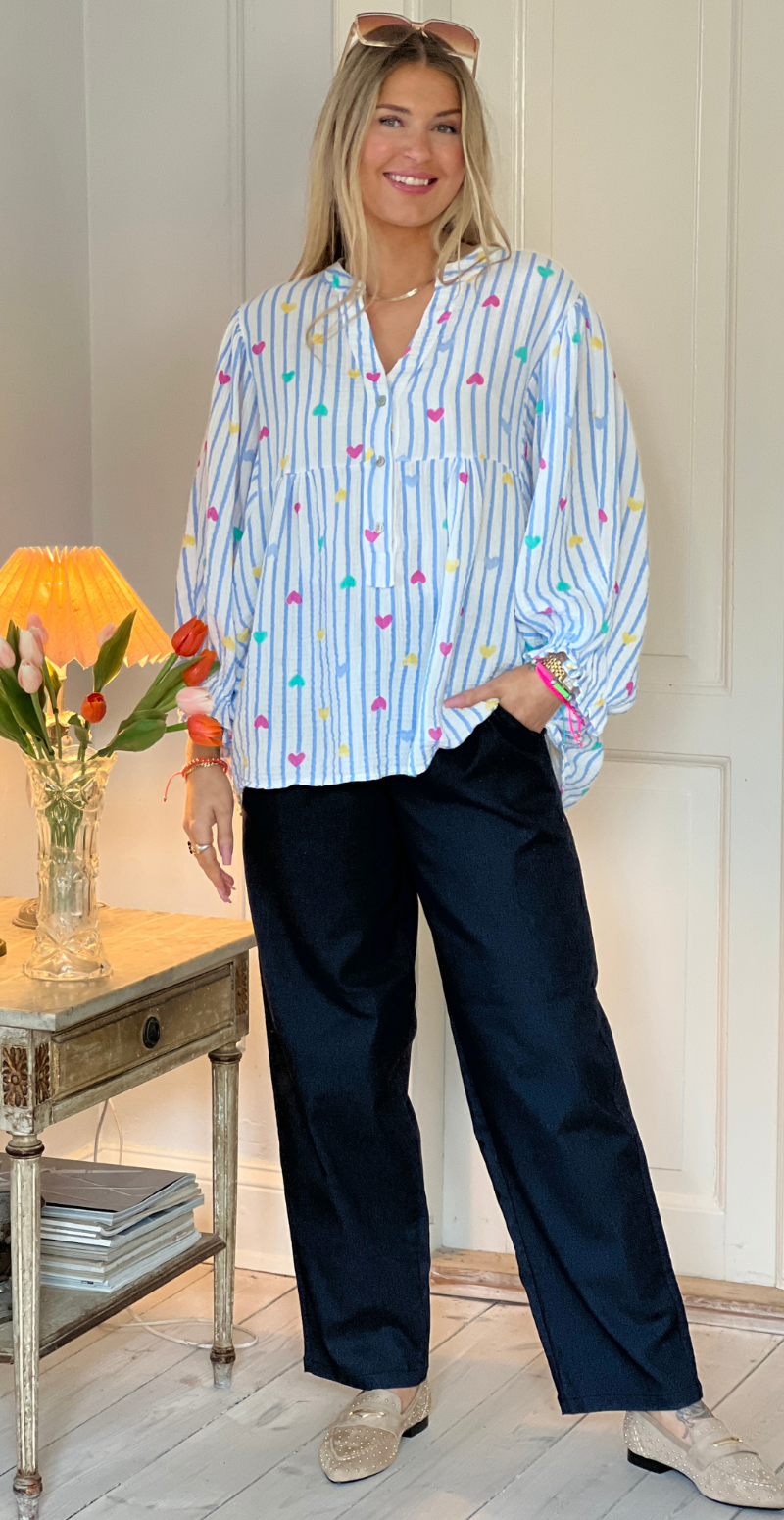Maryah bluse med striber og hjerter sky blue LikeLondon