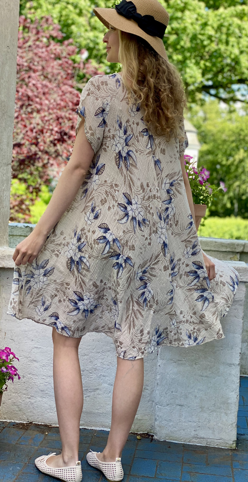 Forudbestil uge 25 Luli kjole med blomstret mønster beige LikeLondon