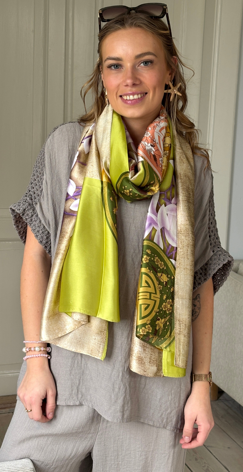 Tørklæde med fugle og blomster beige/lime LikeLondon