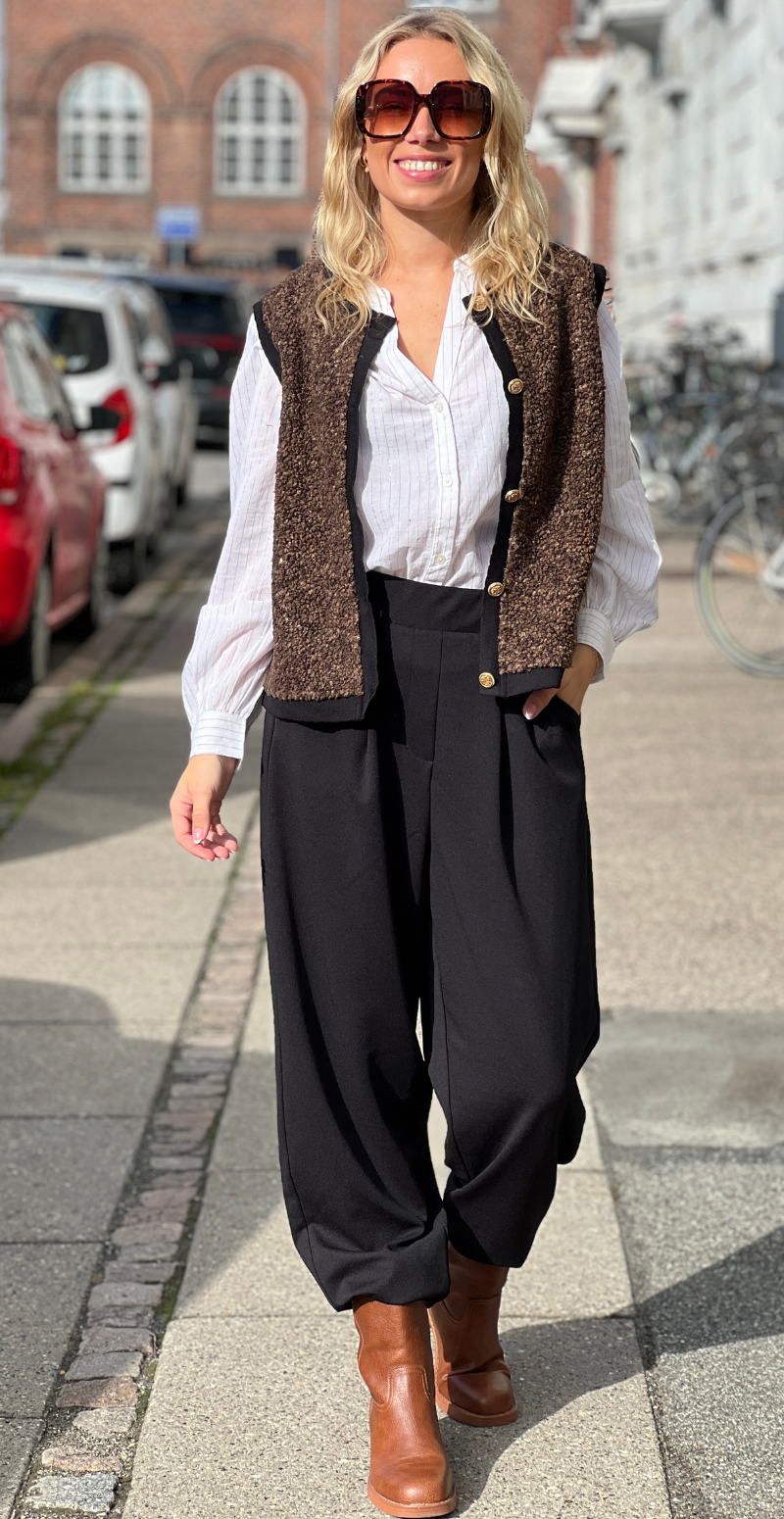 Bessie vest i teddylook med foer brun Soya Concept