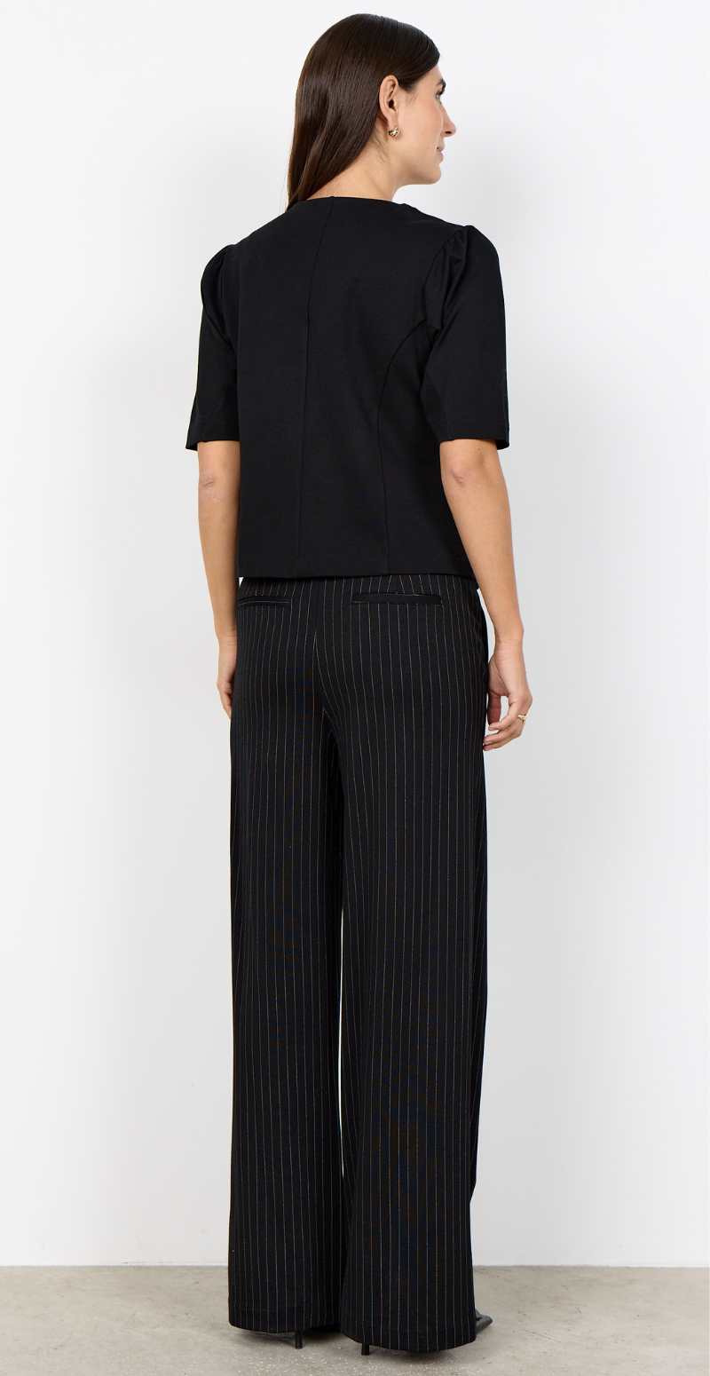Esme figursyet bluse med betrukne knapper sort LikeLondon