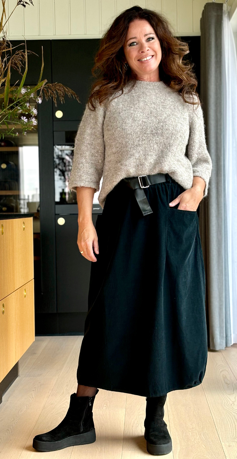 Allison fløjlsnederdel med lommer sort LikeLondon