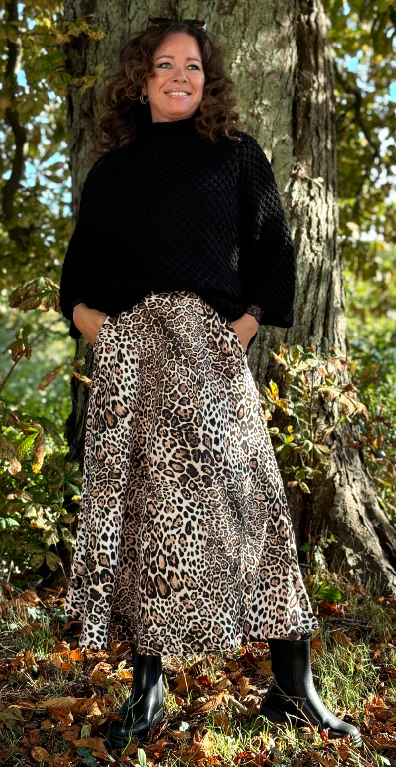 Dolly nederdel med leopard print creme Likelondon