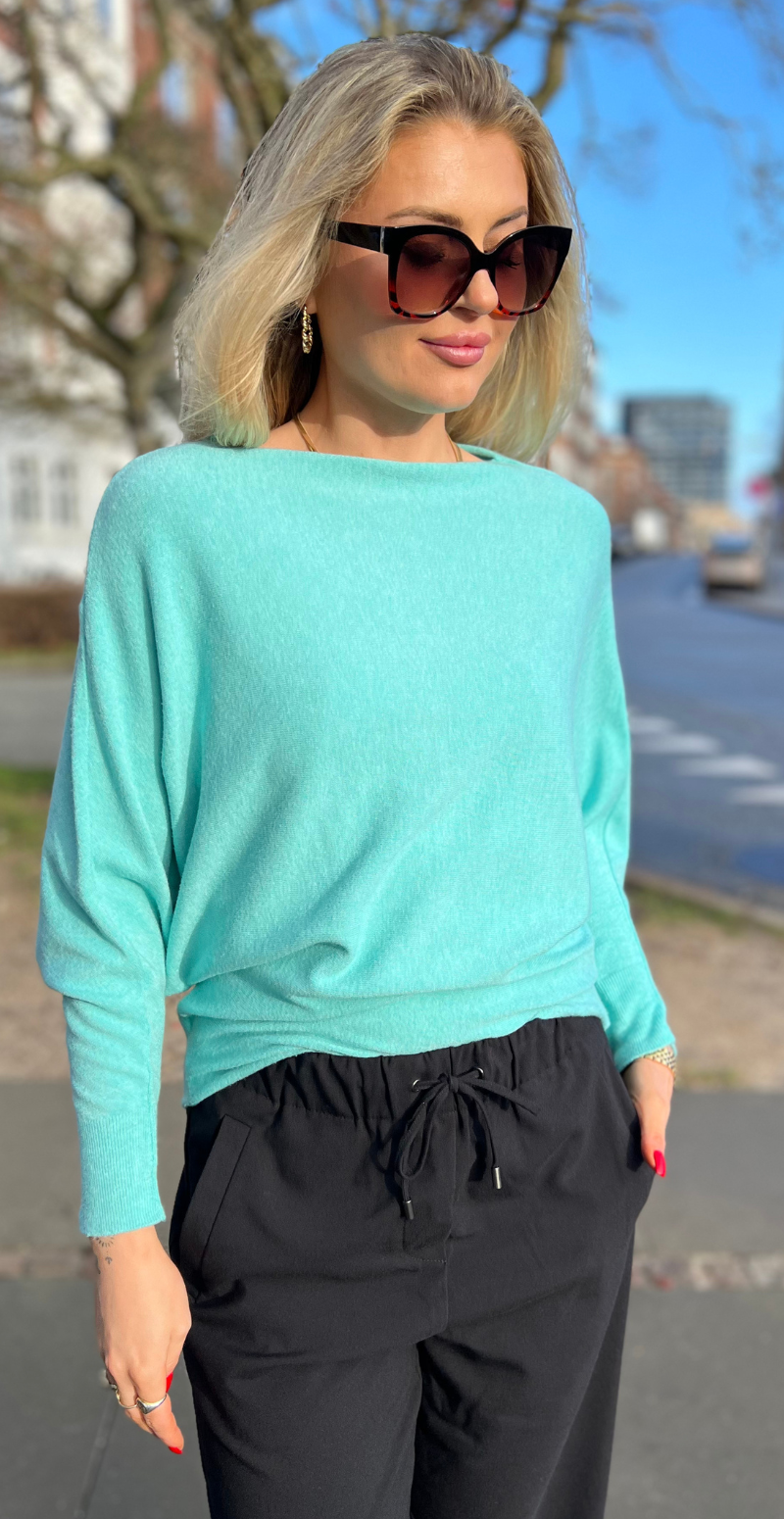 Scarlet bluse med flagermusærmer mint LikeLondon