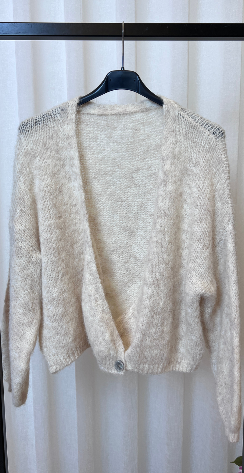 Kitty strikcardigan med wrapeffekt og knapper beige LikeLondon