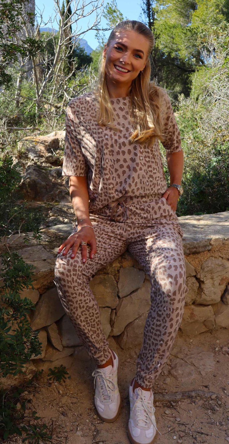 Alma buks desert lux leo