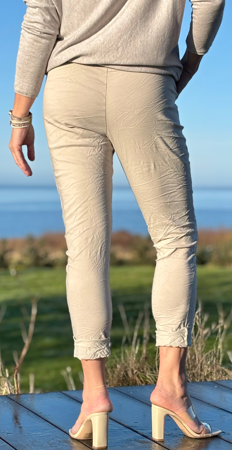 Nora buks med elastik & snøre i livet beige LikeLondon
