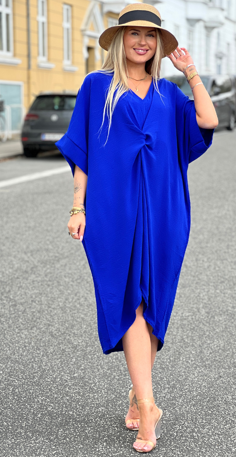 Lisa ensfarvet kjole med knude foran royalblue LikeLondon