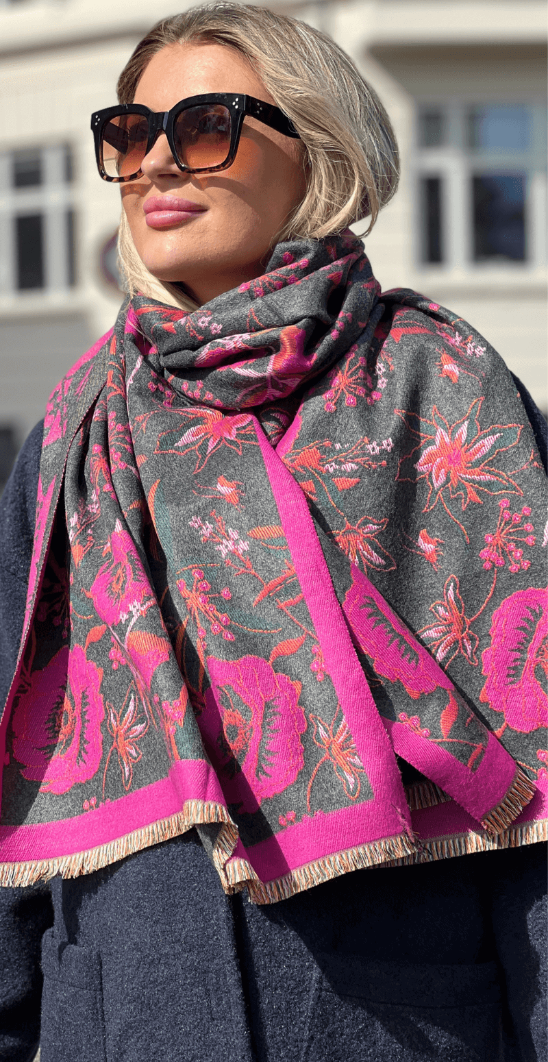 Uldtørklæde med blomster motiv pink LikeLondon