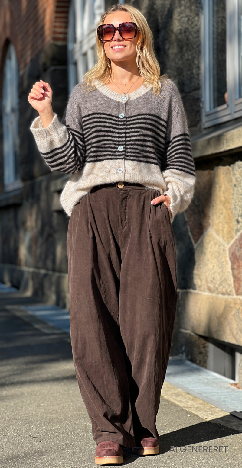 Alberte strikket cardigan med striber fango LikeLondon
