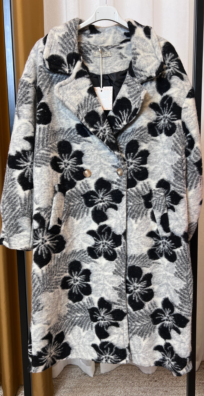 Nilla uld jakke med lommer og blomstermotiv sort LikeLondon