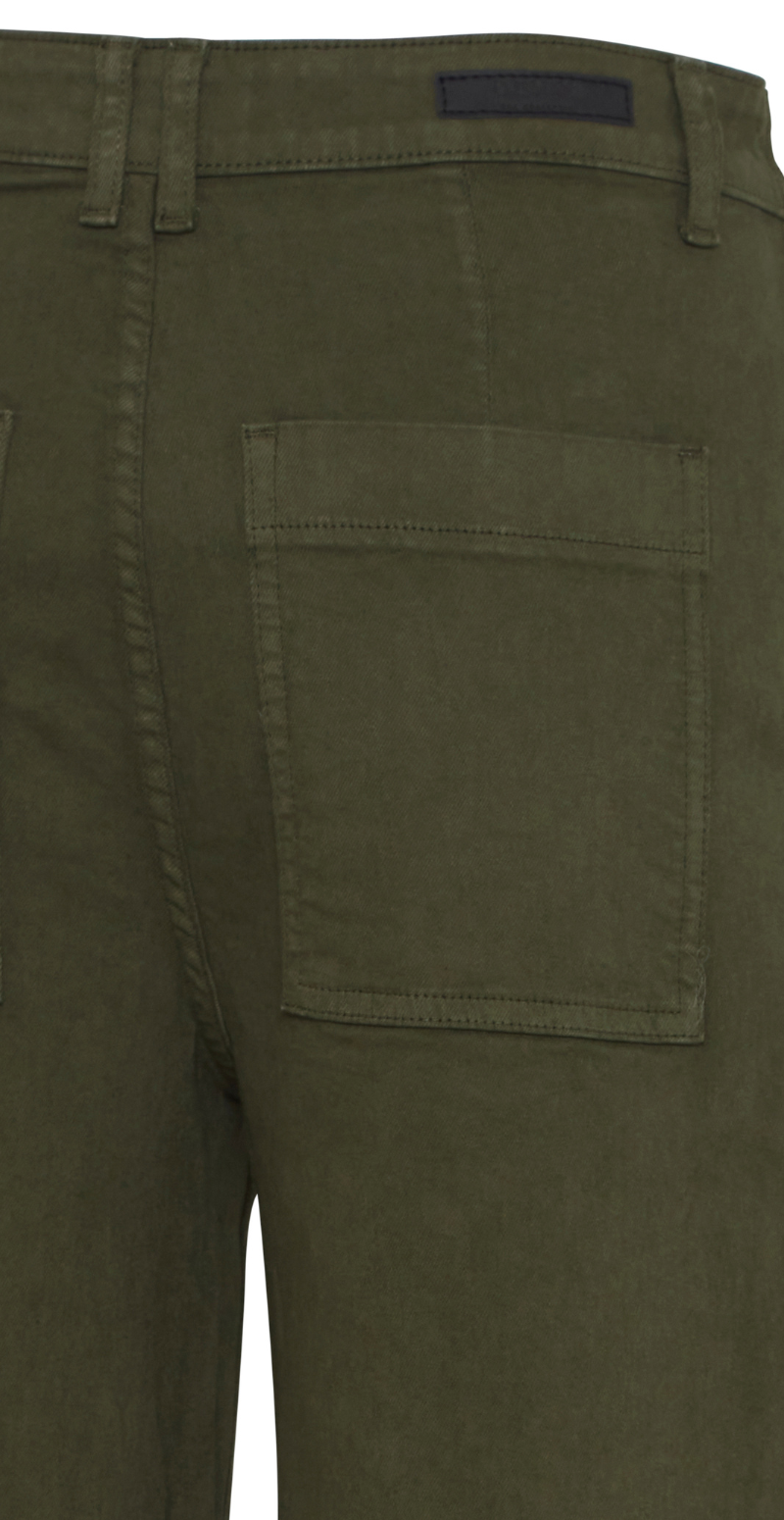 Lydia jeans med bælte stropper og knap detaljer olive night B.young