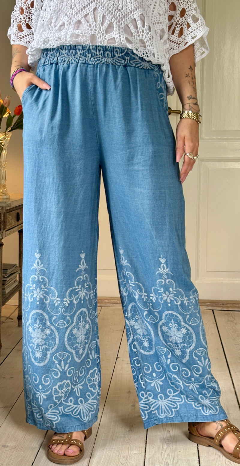 Candie denimbukser med broderiprint medium jeans LikeLondon