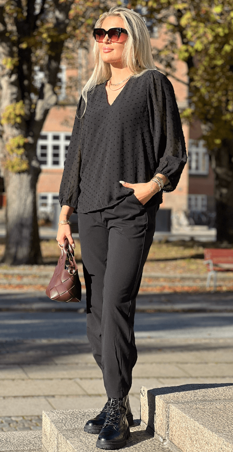 Izette bluse sort