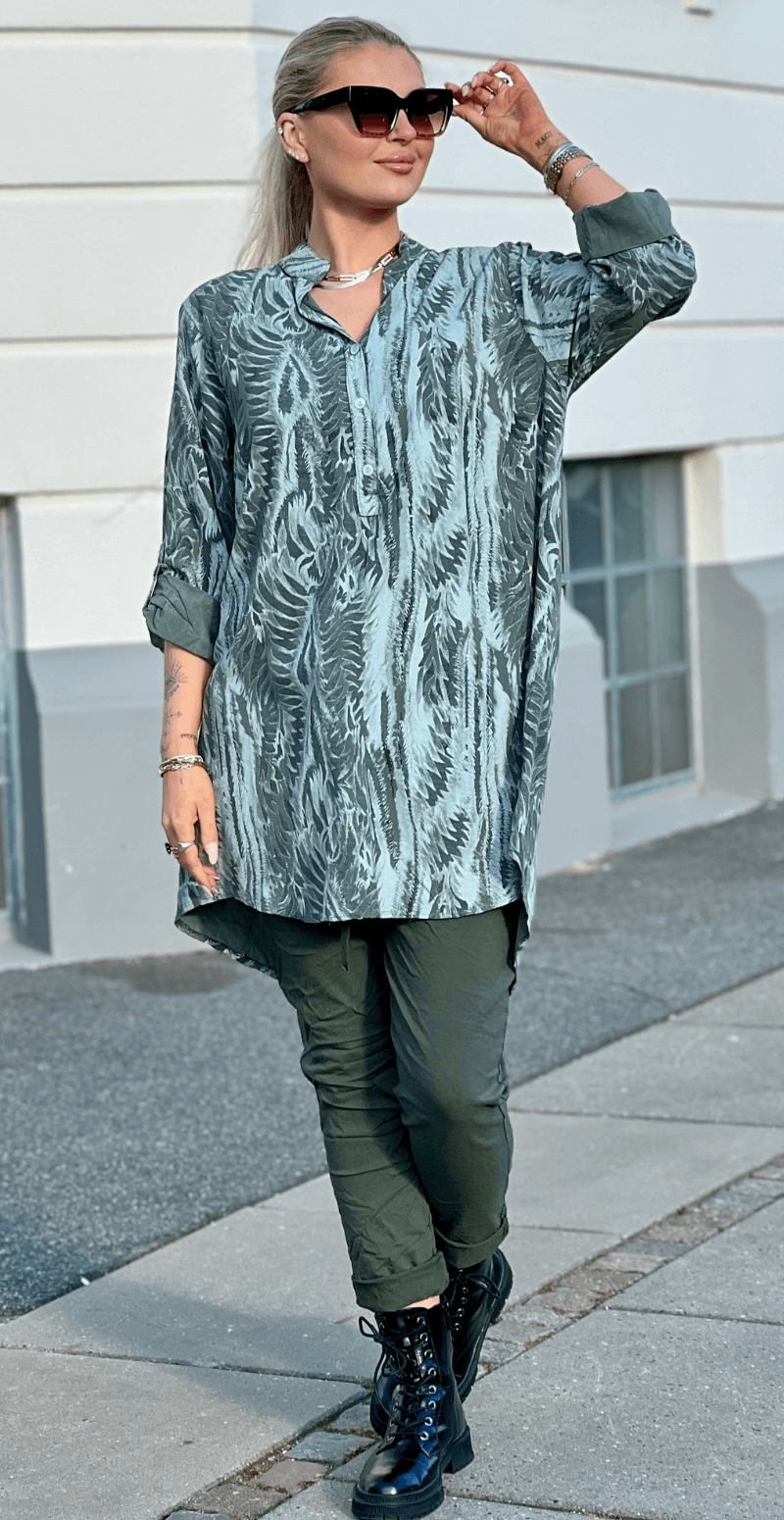 Ruby tunika med blad mønster khaki LikeLondon