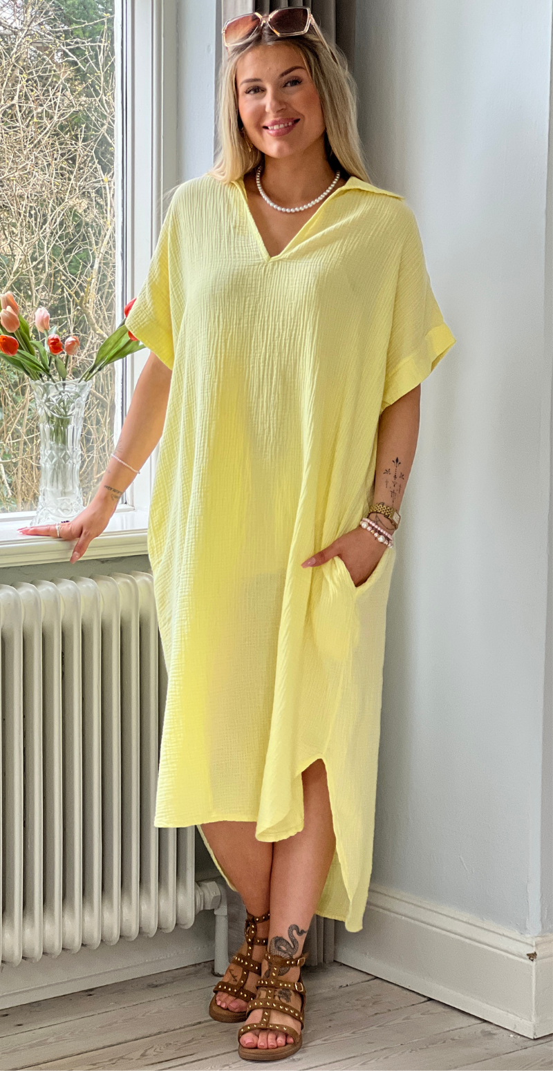 Dagmar kjole i musselin gul LikeLondon
