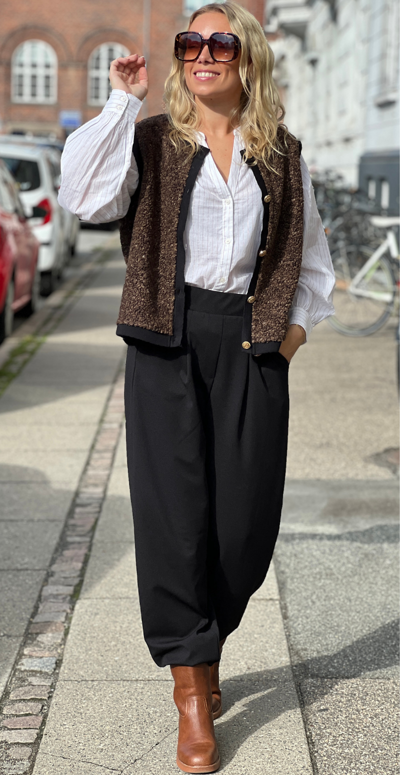 Bessie vest i teddylook med foer brun Soya Concept