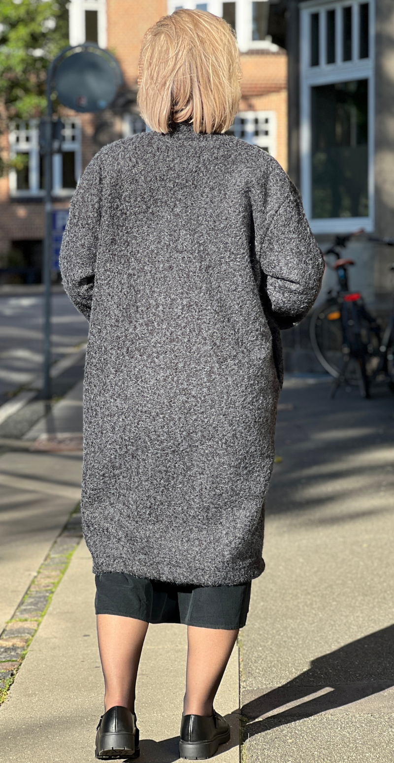 Bette frakke med patches sort LikeLondon