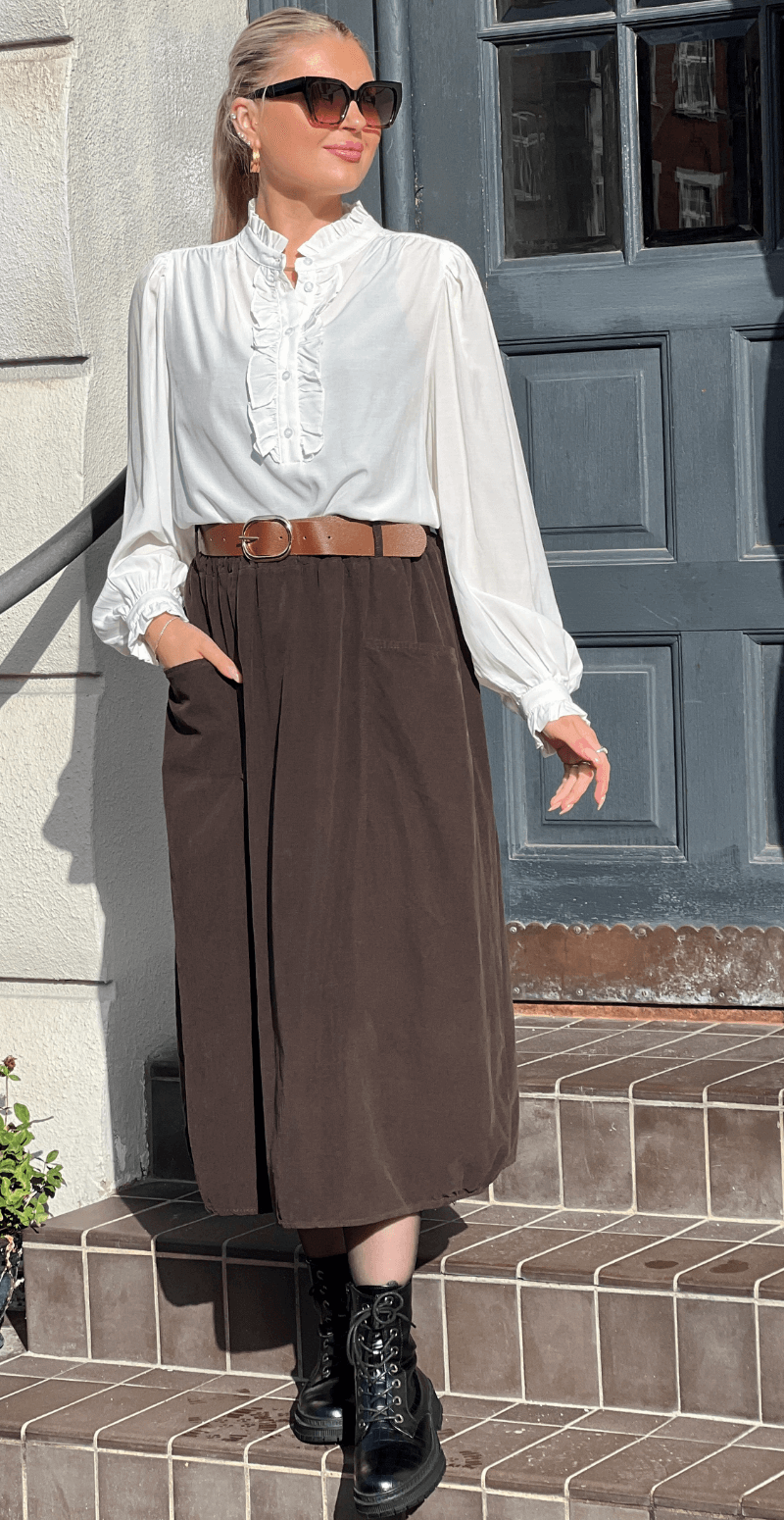 Allison fløjlsnederdel med lommer brun LikeLondon