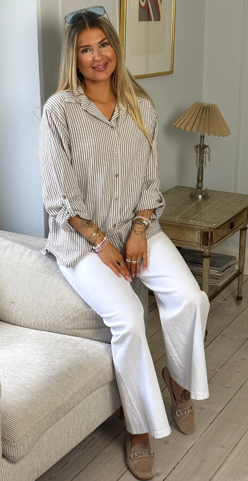 Omega skjortebluse med krepp og striber fango LikeLondon