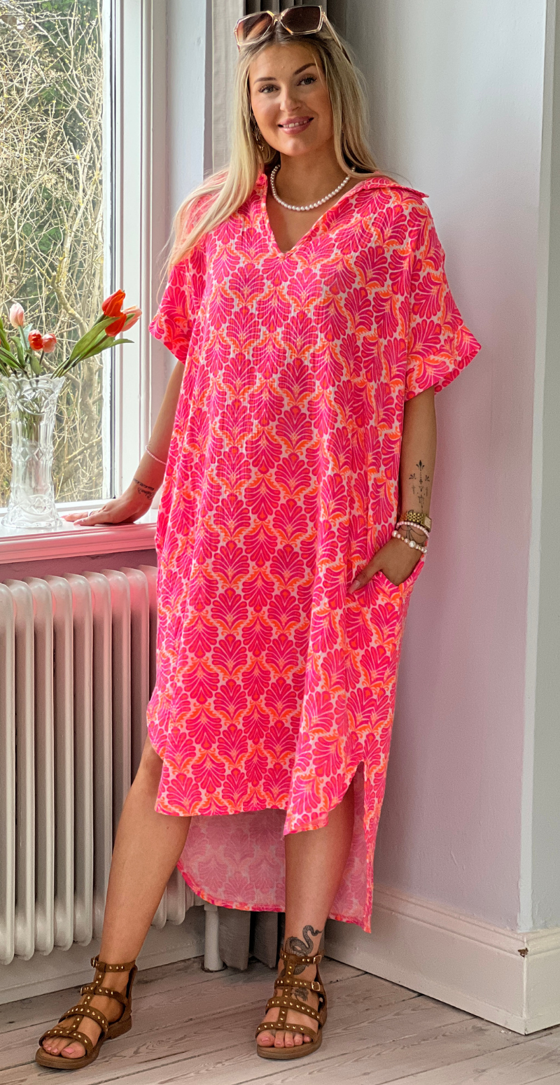 Dagmar kjole i musselin pink/orange LikeLondon