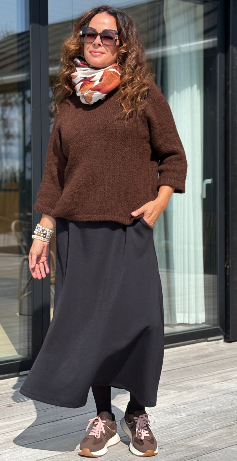 Andrea striktrøje med 3/4 ærmer brun LikeLondon