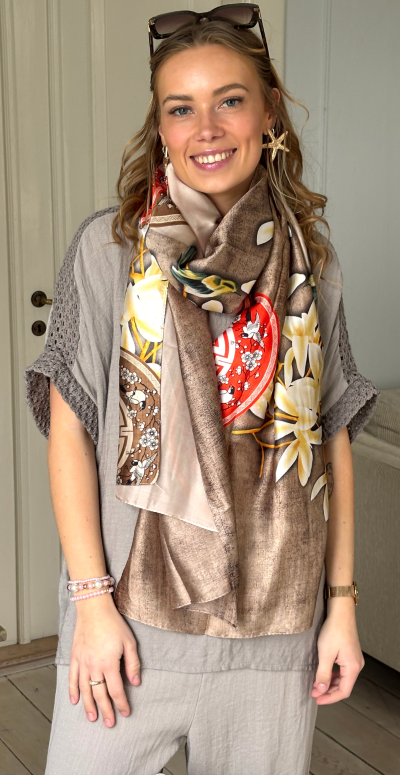 Tørklæde med fugle og blomster brun/rød LikeLondon