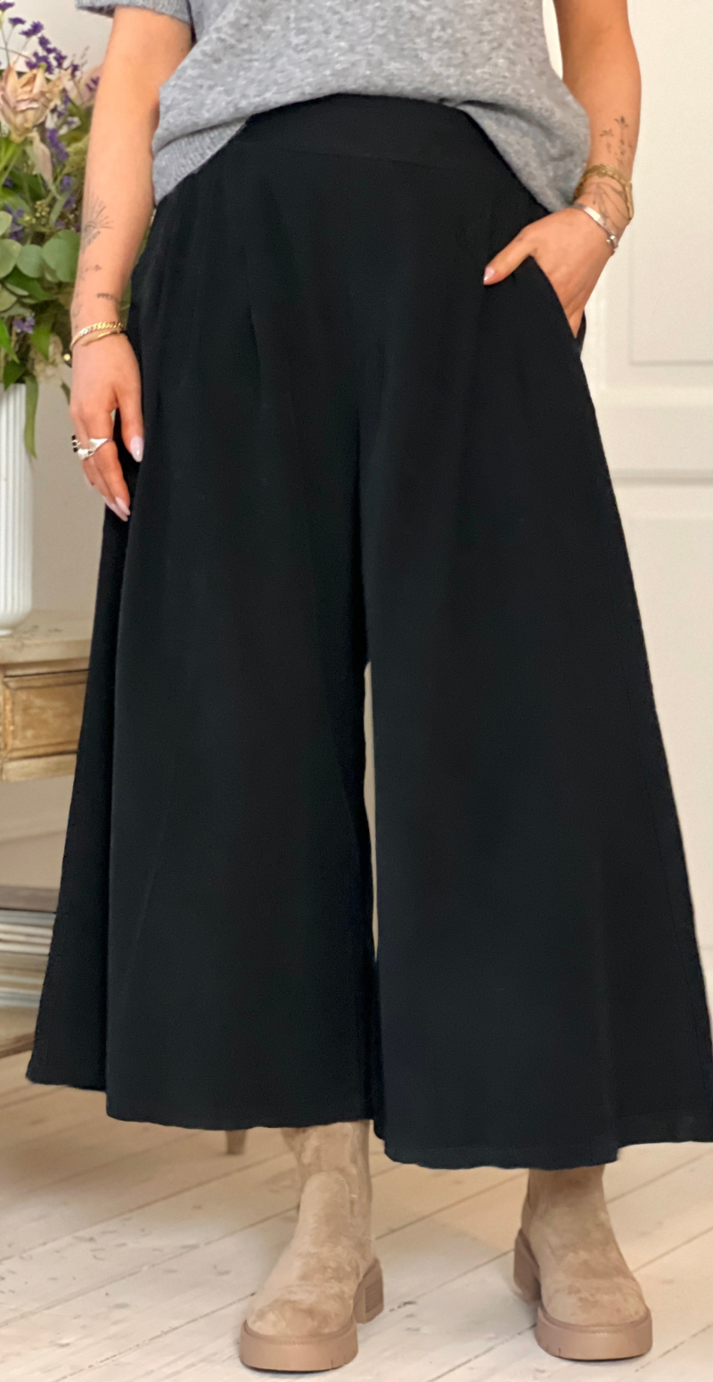 Marnie fløjlsbukser med vidde sort LikeLondon