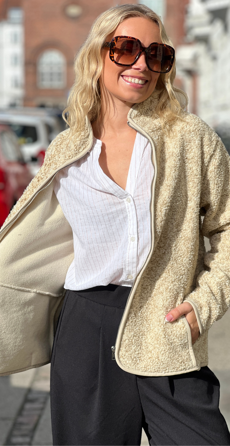 Bessie jakke i teddylook med foer beige Soya Concept
