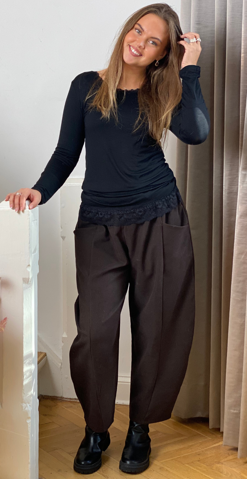 Dax bluse med lange ærmer og blondekant sort LikeLondon
