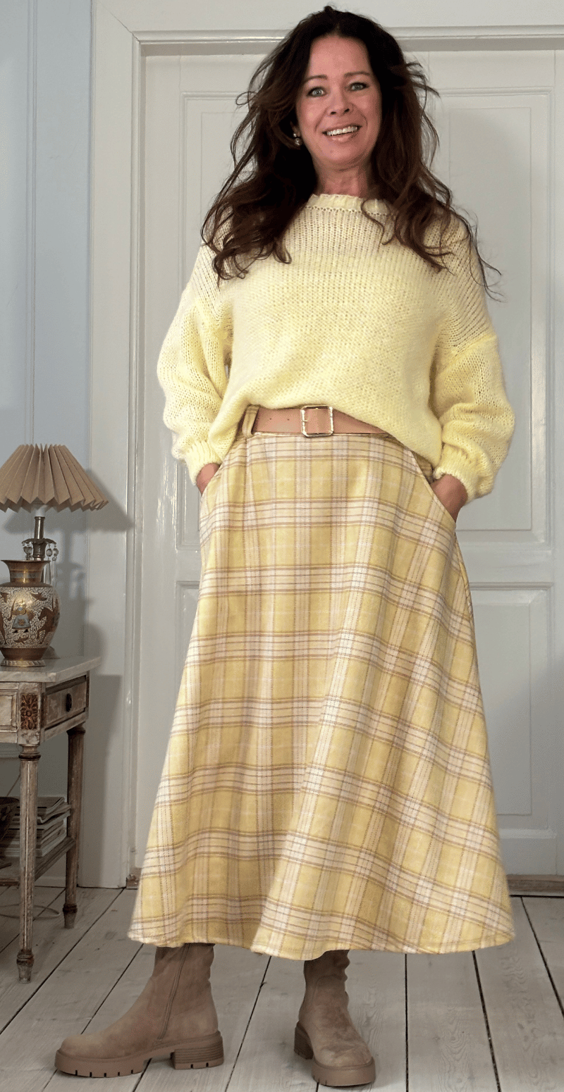 Zelda ternet nederdel med bælte og lommer gul LikeLondon