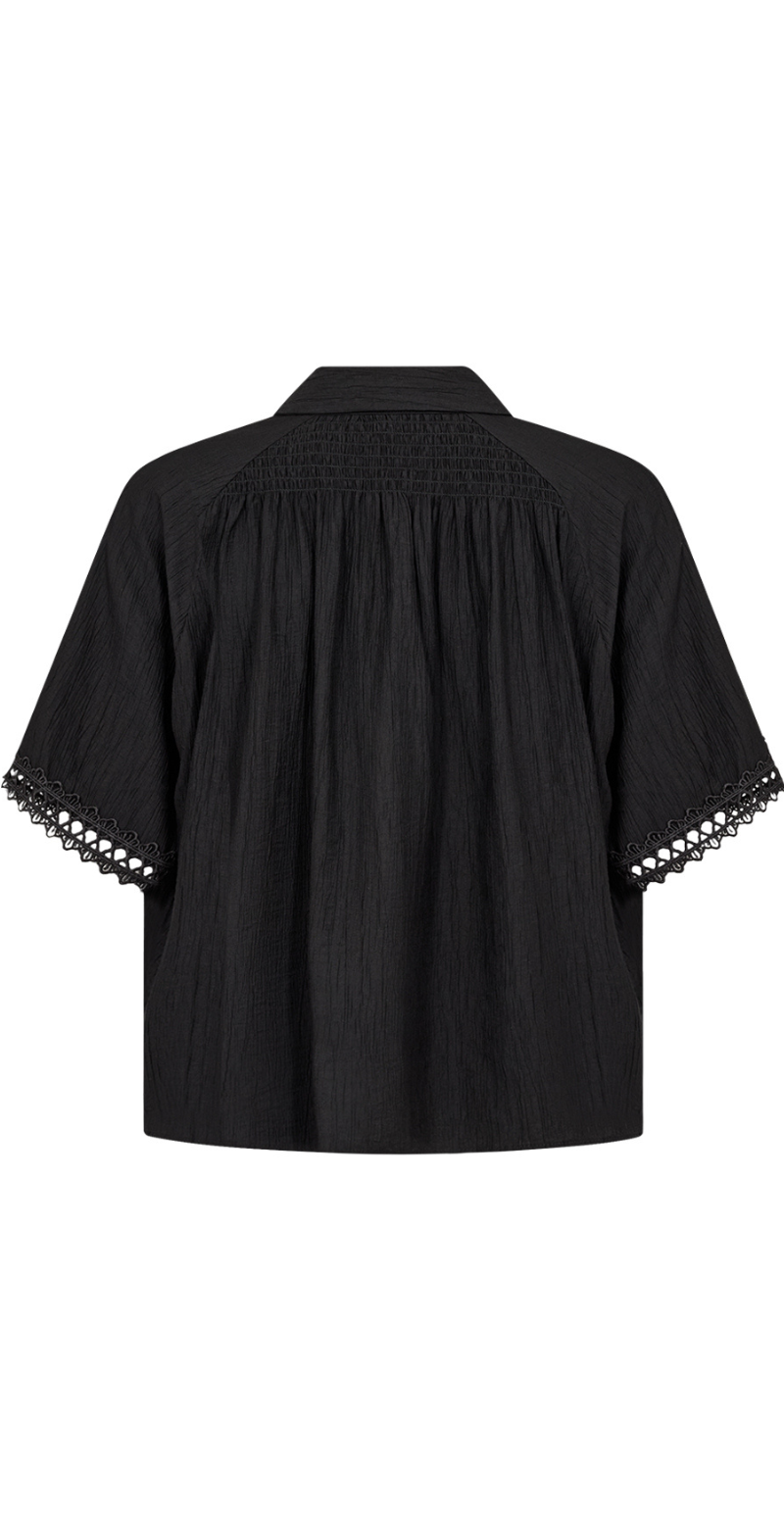 Regina skjortebluse med blondekant sort LikeLondon