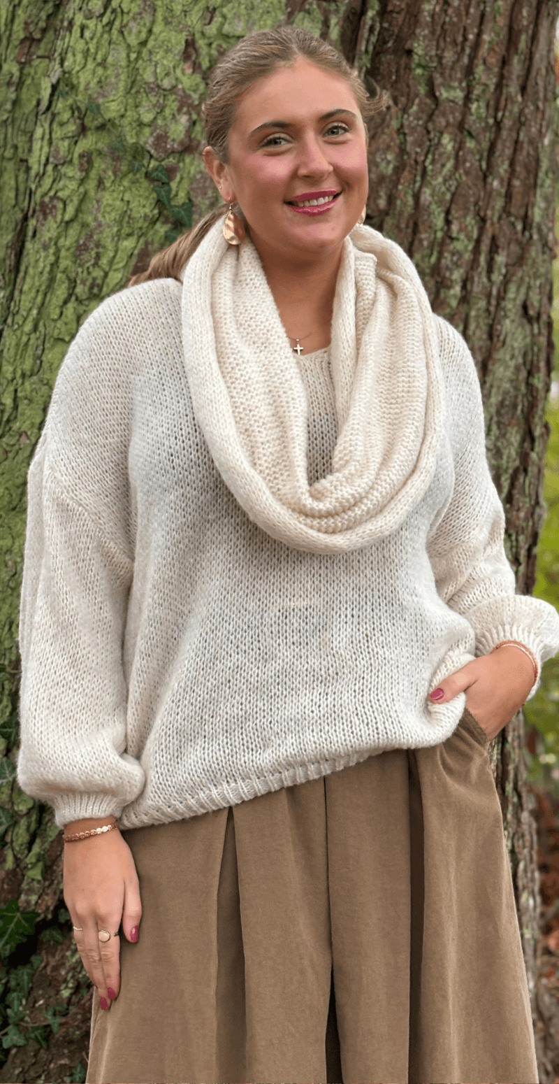 Lupita uldstrik med tørklæde creme LikeLondon