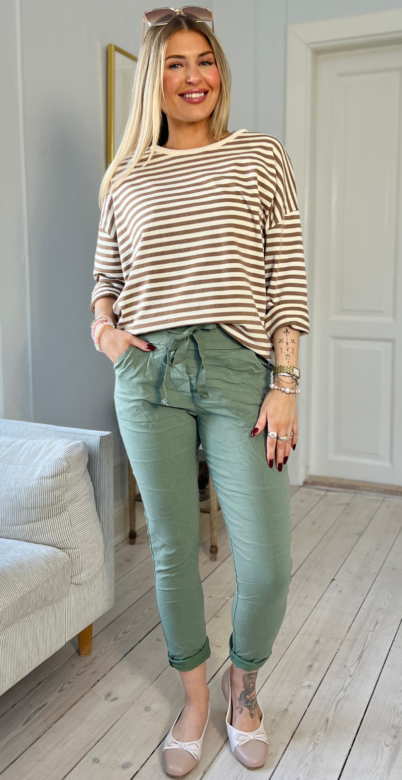 Zenia bluse i oversized pasform med striber mocca/creme LikeLondon