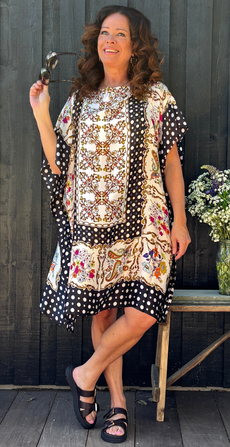 Sarong med mønster og bådudskæring multi LikeLondon