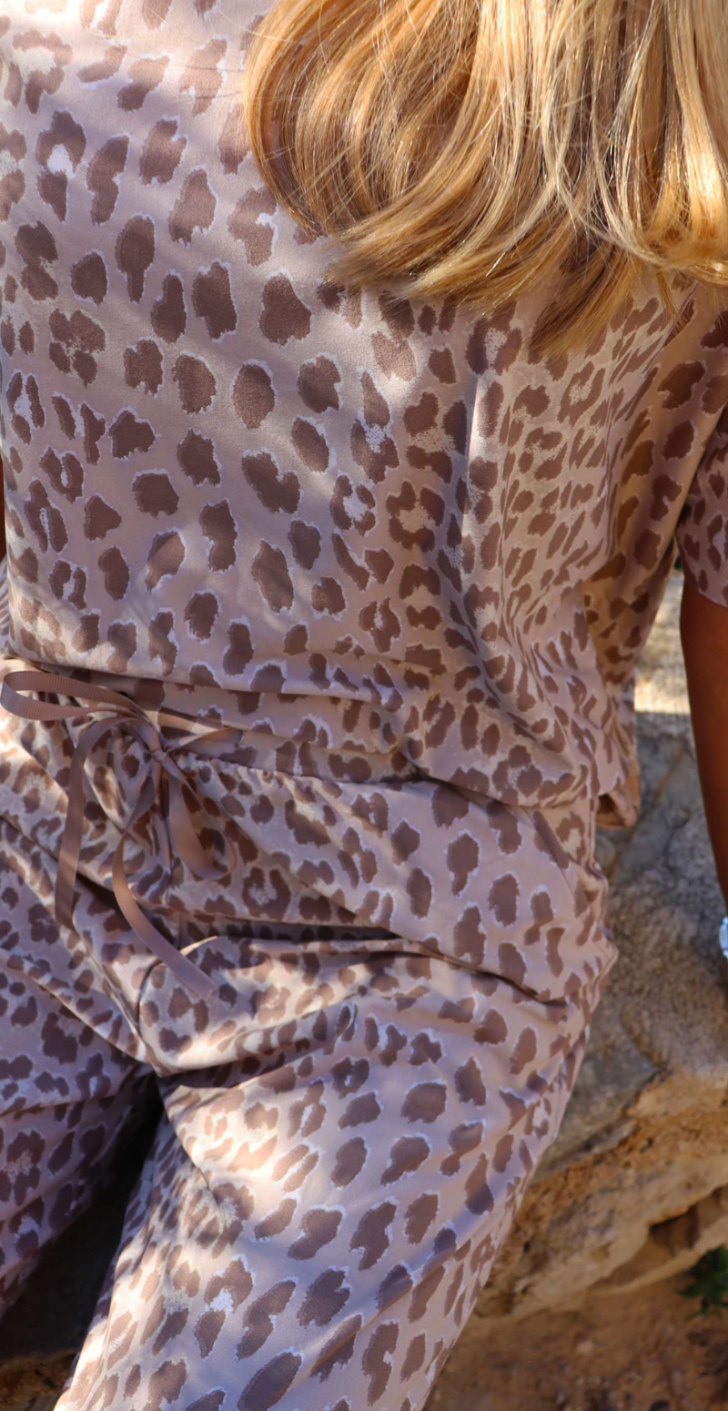 Alma buks desert lux leo