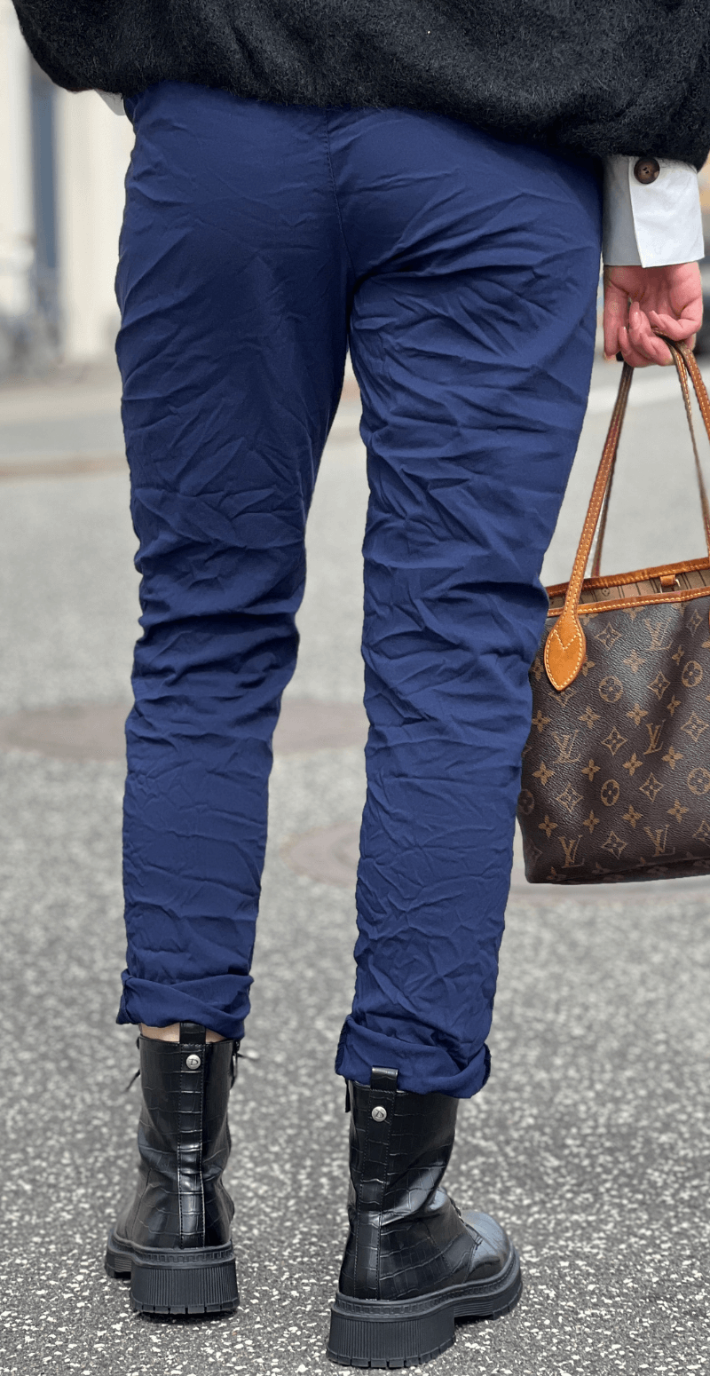 Nora luksus buks dark navy LikeLondon