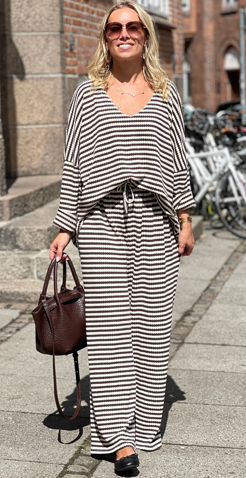 Mira strikket sæt i 2 dele beige/brun LikeLondon