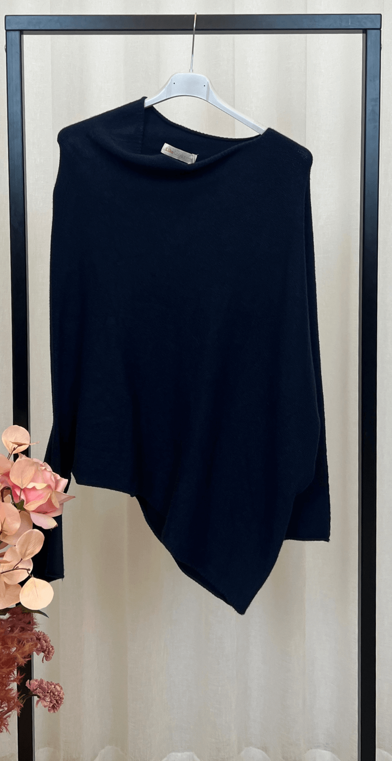Mimi bluse med asymmetrisk snit i bunden navy LikeLondon