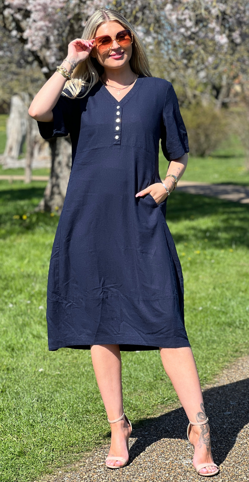 Lava hørkjole med lommer og knapstolpe navy blazer Freequent