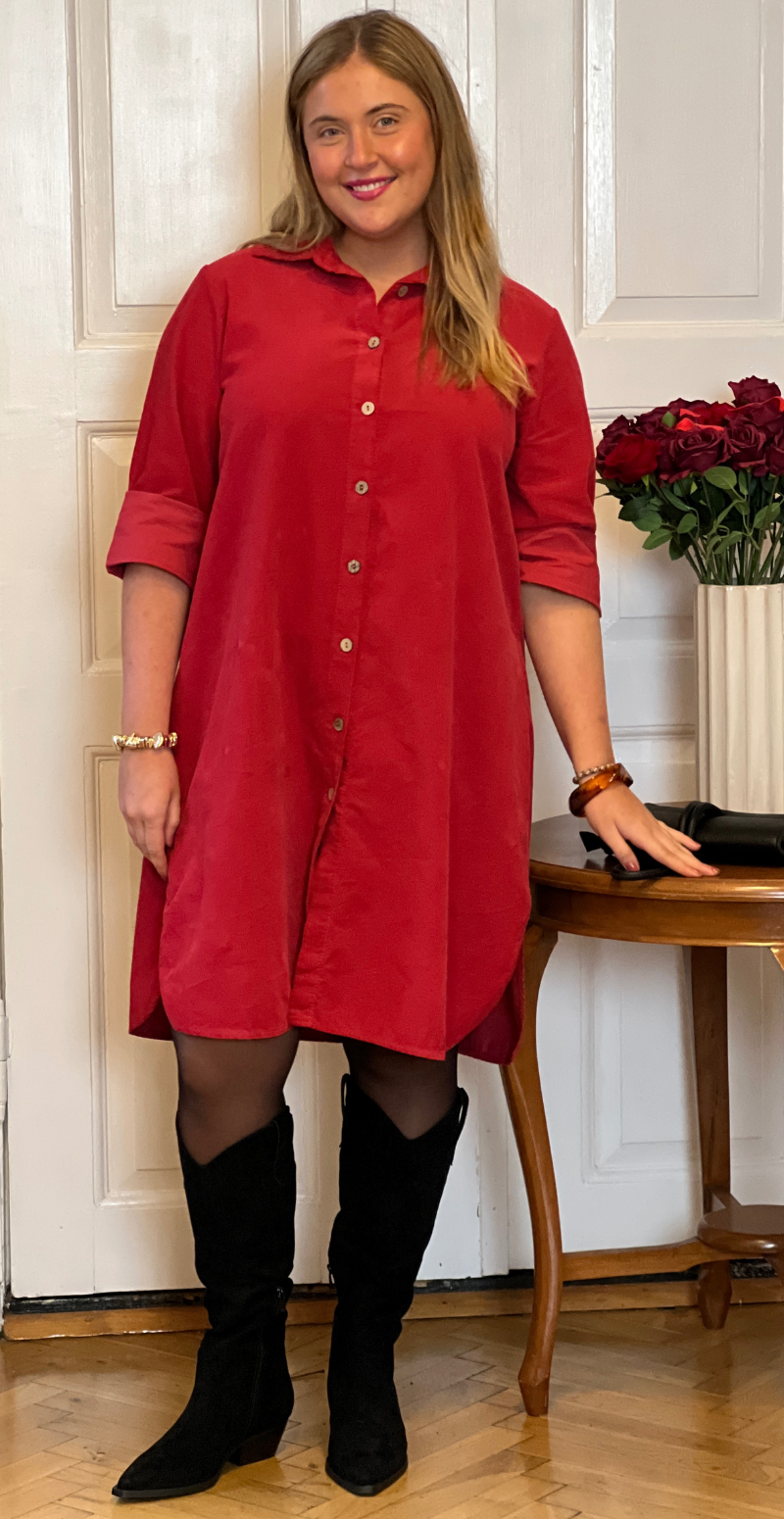 Forudbestil uge 49 Danica fløjls kjole-tunika med knapstolpe rød LikeLondon