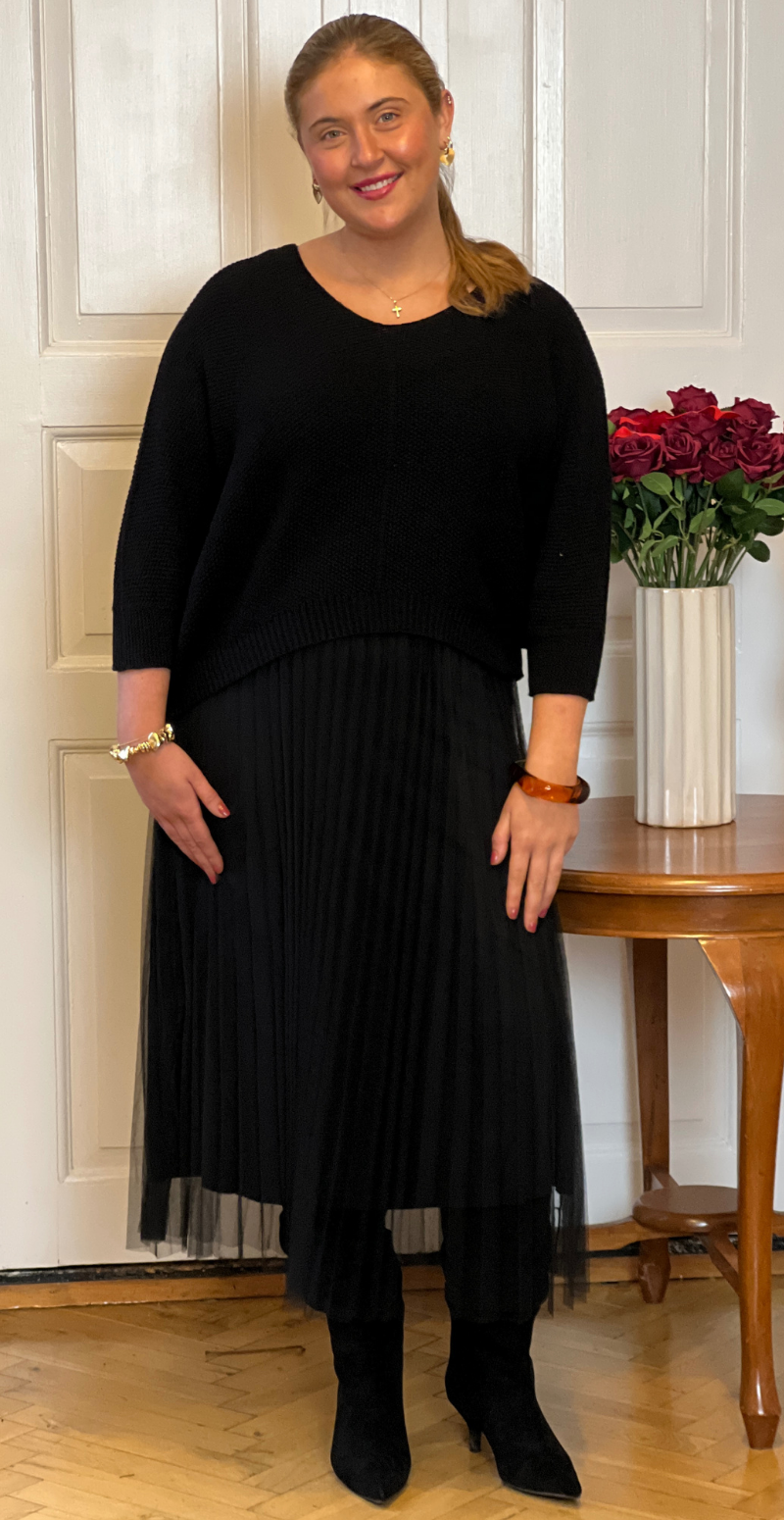 Joleen sæt med kjole og strik sort LikeLondon